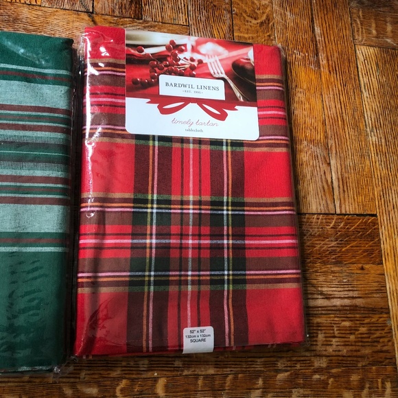 Holiday tablecloth bundle - Picture 2 of 5